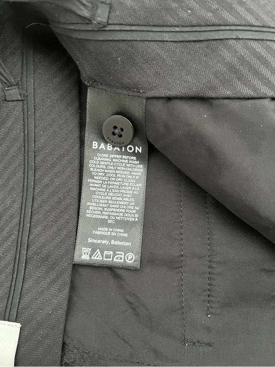 Aritzia Babaton Effortless Black Tailored Pleated High-Rise Shorts - Picture 6 of 7